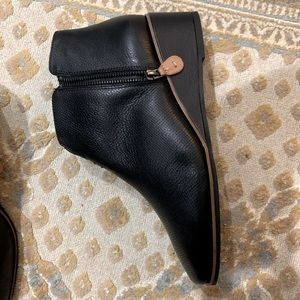 NWT Gentle Souls Black Leather Ankle Boot Wedges, Size 10